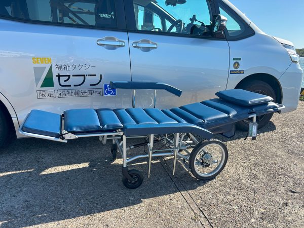 リクライニング車いす2